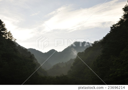 Nishi Tanzawa in the morning glow 23696214