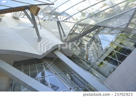 Louis Vuitton Foundation Museum of Art Louis Vuitton Foundation Museum of Art 23702923