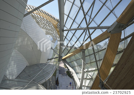 Louis Vuitton Foundation Museum of Art Louis Vuitton Foundation Museum of Art 23702925
