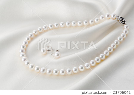 Pearl accessories 23706041