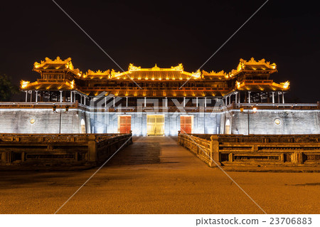 順化阮皇宮的皇家門亮了（金牌） 23706883