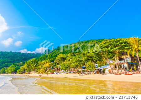 Sea and Beach Sea and Beach 23713746