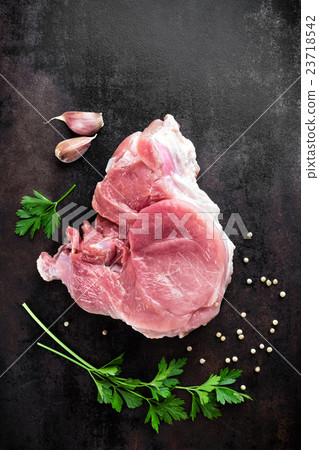 raw meat 23718542