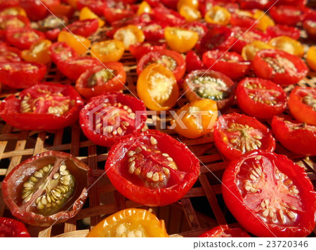 Dry tomato Dry tomato 23720346