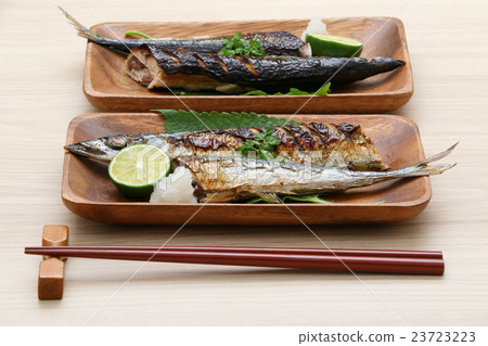 薩拉米香腸烤秋刀魚 23723223