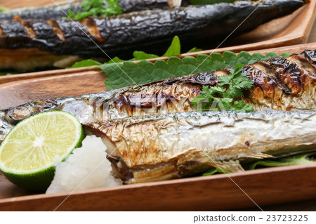 薩拉米香腸烤秋刀魚 23723225