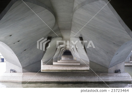 Under the Esplanade Bridge in Singapore 23723464