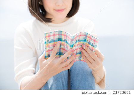 Reading woman Reading woman 23723691