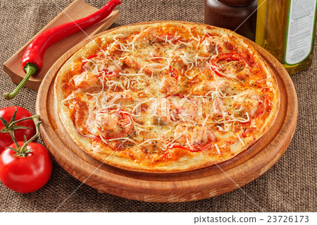 Pizza with salmon 23726173