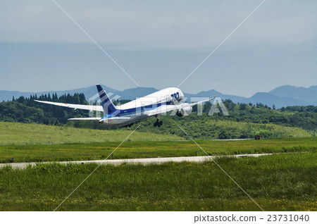 B 787 take off Akita Airport 23731040