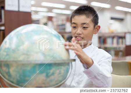 Image of middle school student Image of middle school student 23732762