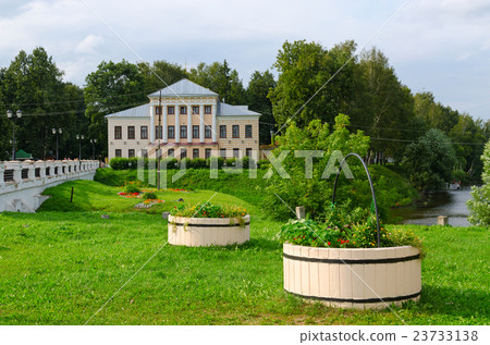 Former City Duma and Cathedral bridge, Uglich 23733138