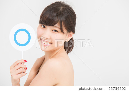 Women who decide on beauty Women who decide on beauty 23734202