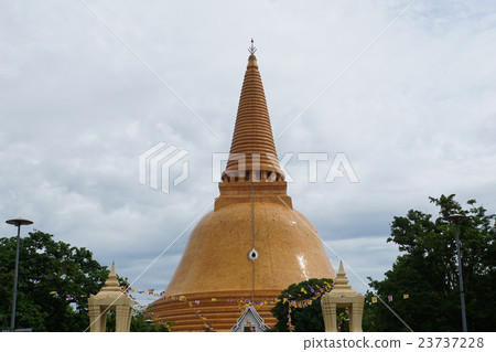 Phra Pathom Chedi,泰國(Pula·Pathom Chedi of ancient city Nakhon Pathom) Phra Pathom Chedi,泰國(Pula·Pathom Chedi of ancient city Nakhon Pathom) 23737228