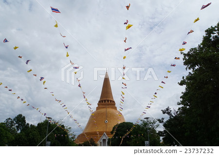 Buddhist Stupa of Nakhon Pathom (Pula · Pathom Chedi) Buddhist Stupa of Nakhon Pathom (Pula · Pathom Chedi) 23737232