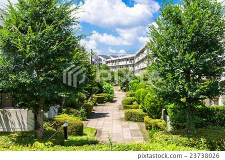 安靜的住宅區 安靜的住宅區 23738026
