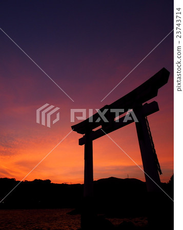 Sunset and torii 23743714