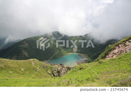 Goshikinuma 23745674