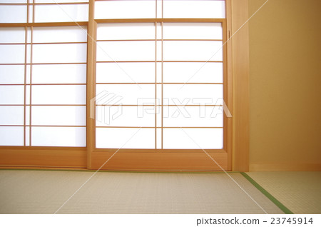 Yukimi Shoji 23745914