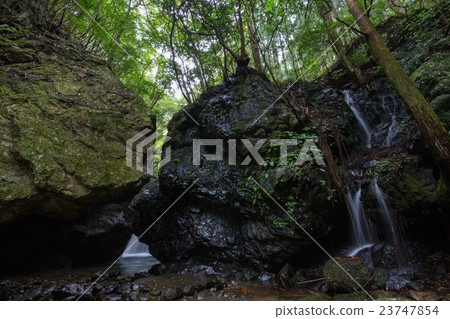 愛媛縣宇和島市Yakushi Valley Valley Iwato Waterfall 愛媛縣宇和島市Yakushi Valley Valley Iwato Waterfall 23747854