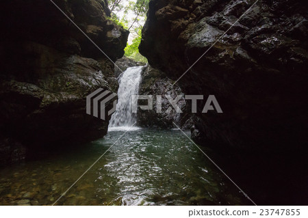 愛媛縣宇和島市Yakushi Valley Valley Iwato Waterfall 愛媛縣宇和島市Yakushi Valley Valley Iwato Waterfall 23747855