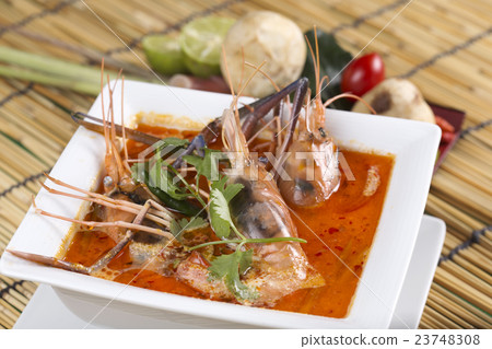 Tom yam kung , sour and spicy of shrimp soup 23748308