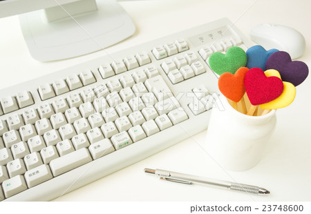 LGBT Q +多樣性 LGBT Q +多樣性 23748600