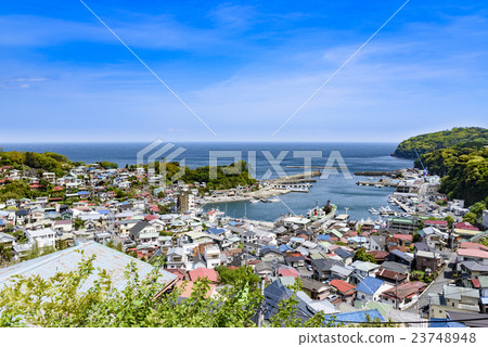 捕魚港口港口鎮廣角視圖 23748948