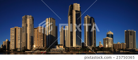 Surfers Paradise Surfers Paradise 23750365