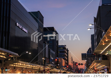 Shijo Kyoto night view 23751729