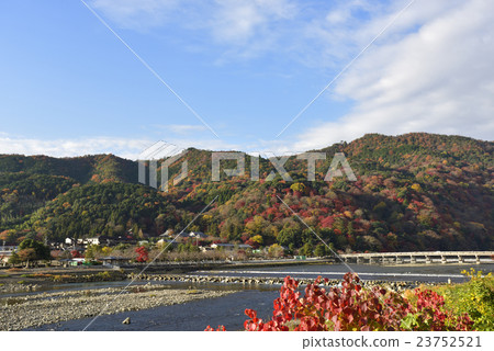 Sagano Arashiyama Togetsu-bashi Sagano Arashiyama Togetsu-bashi 23752521