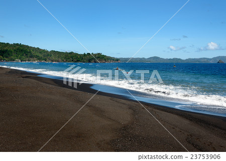 Black sand volcanic beach Black sand volcanic beach 23753906