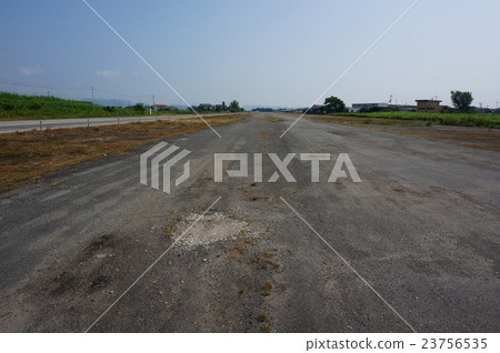 Himeji navy air corps "Konno airfield" remaining in Kasai city of Hyogo prefecture at the time of the Pacific War: Runway trace (see north direction) Himeji navy air corps "Konno airfield" remaining in Kasai city of Hyogo prefecture at the time of the Pacific War: Runway trace (see north direction) 23756535