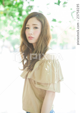 Female hair style image Female hair style image 23758195