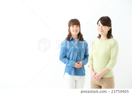 中年女性·年輕女性 23759405
