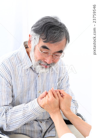 照顧男性的形象 23759546