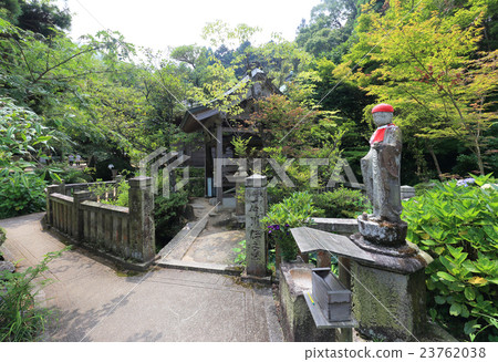 Shikoku Buddha 65th Buddha "Triangle Temple" "Triangle Pond" which is the source of the temple name and Benzaiten of Nakanoshima Shikoku Buddha 65th Buddha "Triangle Temple" "Triangle Pond" which is the source of the temple name and Benzaiten of Nakanoshima 23762038