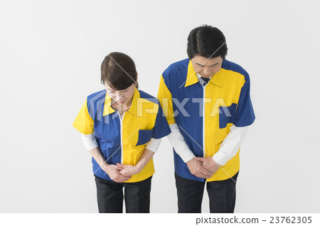 中層便利店店員男女鞠躬 23762305