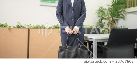 a businesswoman, ol, businesswoman 23767602