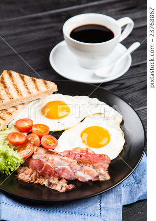 Traditional breakfast on a plate Traditional breakfast on a plate 23768867