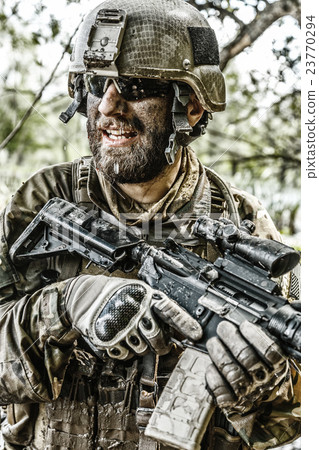 Green Beret in action Green Beret in action 23770294