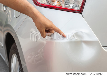 Backside of silver car get damaged by accident 23778979