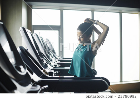 Female running machine 23780982