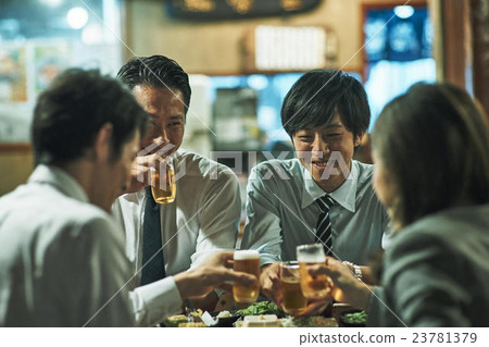 Businessman Izakaya 23781379