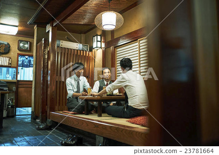 Businessman Izakaya 23781664