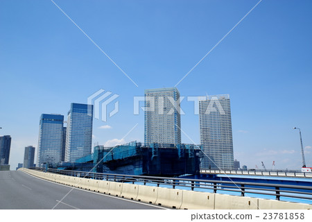 Capital high speed Harumi line near the Harumi Ohashi bridge Construction underway Late July 2016 23781858