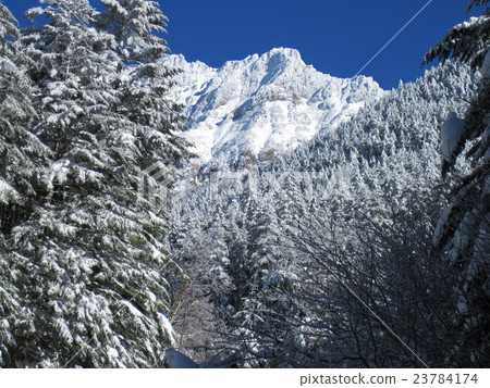 Yatsugatake mountain in winter Yatsugatake mountain in winter 23784174