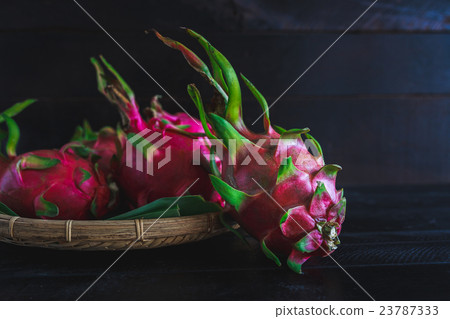 Dragon fruits 23787333