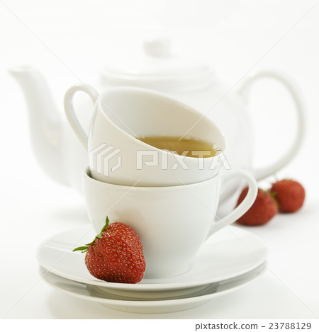 tea time whith strawberry 23788129