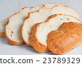 Slices of bread 23789329